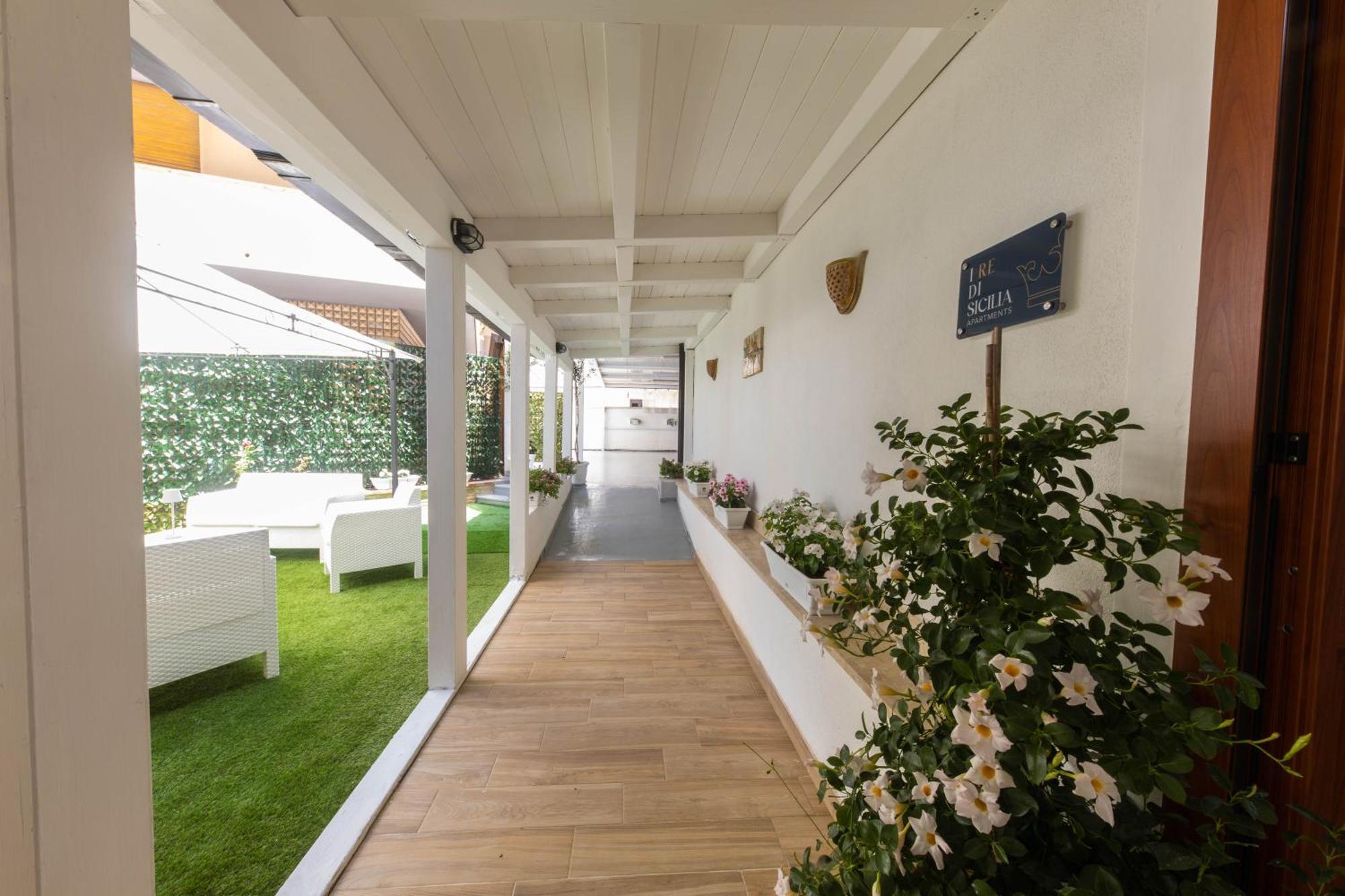 I Re Di Sicilia 2 Apartment ปาแลร์โม ภายนอก รูปภาพ